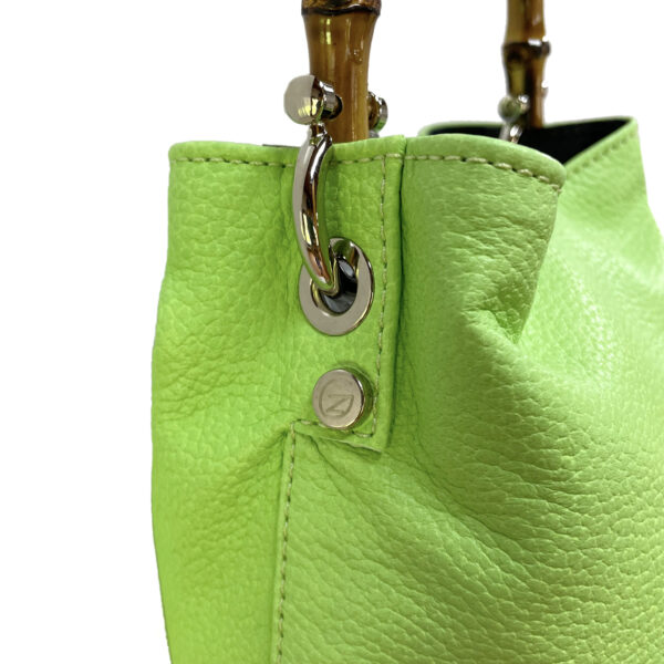 Borsa Mini-SAC Pelle con Grana Naturale Color Verde Acido - immagine 3